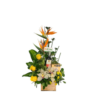 Arreglo en aves rosas con vino y chocolates