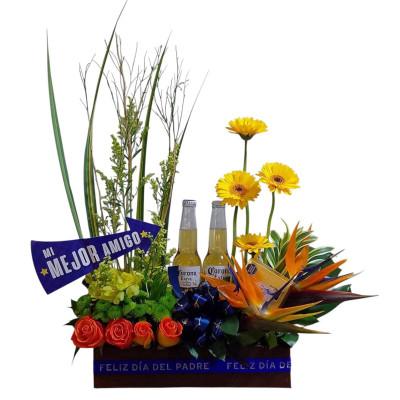 Arreglo en flores surtidas y cervezas para Papá