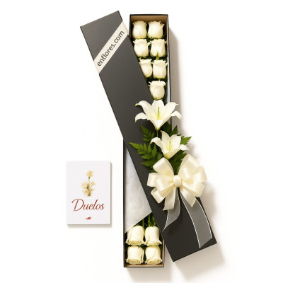 Caja de 18 Rosas con Lirios y Libro de Manejo del duelo | Enflores