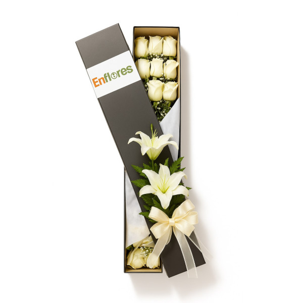 Caja de 18 Rosas con Lirios u Orquídeas - Edición Homenaje