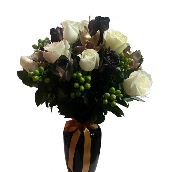 Florero en Rosas y Orquideas Cymbidium pintadas