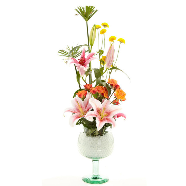 Bombonera con Lirios Rosados Frescos - Diseño Verano