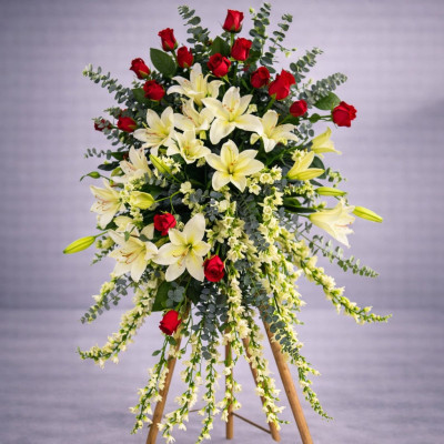 Pedestal en rosas y Lirios | Enflores