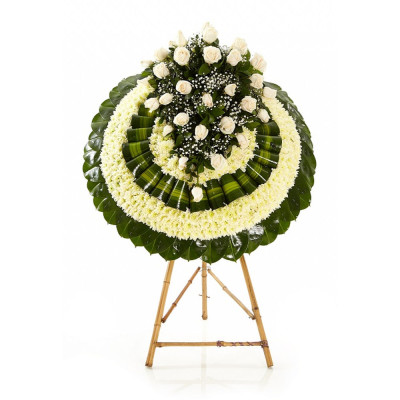Corona de Pompones y Rosas Blancas | Enflores
